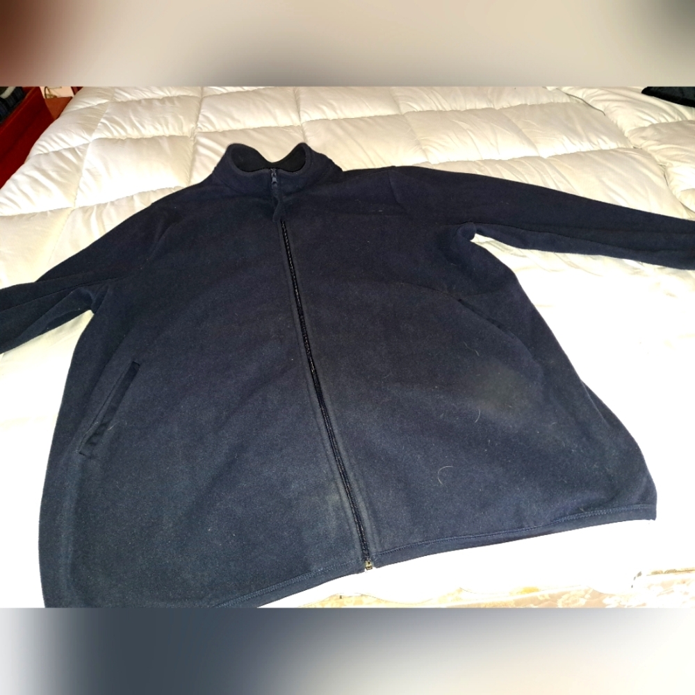 Lightweight zip up